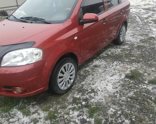 Красный Шевроле Авео, объемом двигателя 1.5 л и пробегом 152 тыс. км за 4400 $, фото 1 на Automoto.ua