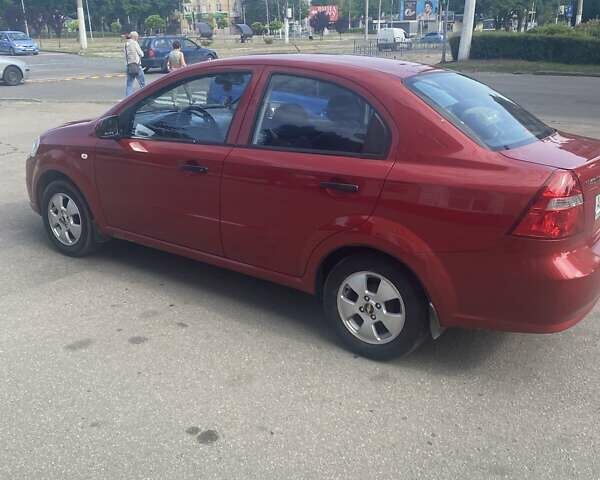 Красный Шевроле Авео, объемом двигателя 1.5 л и пробегом 100 тыс. км за 5100 $, фото 1 на Automoto.ua