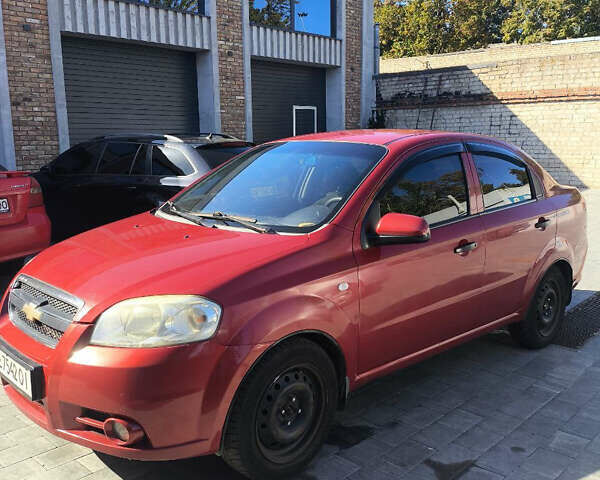 Красный Шевроле Авео, объемом двигателя 1.5 л и пробегом 365 тыс. км за 3100 $, фото 1 на Automoto.ua