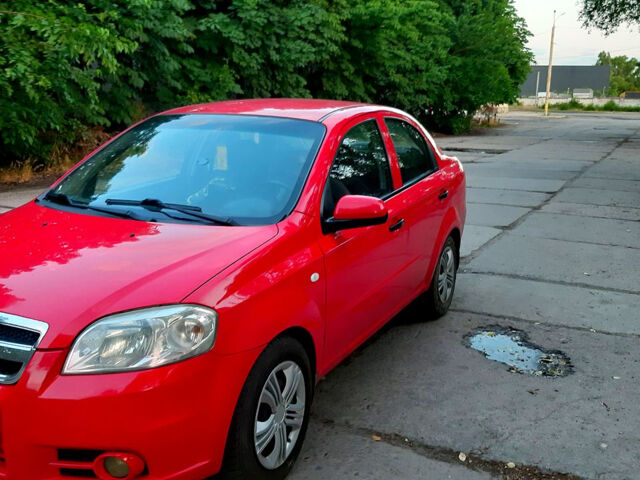 Червоний Шевроле Авео, об'ємом двигуна 1.5 л та пробігом 177 тис. км за 1950 $, фото 1 на Automoto.ua