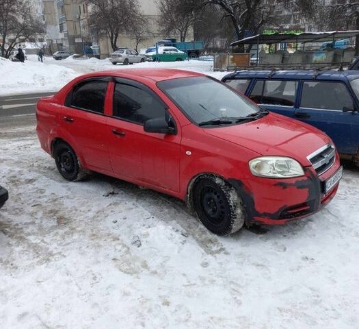 Красный Шевроле Авео, объемом двигателя 1.5 л и пробегом 200 тыс. км за 3700 $, фото 1 на Automoto.ua