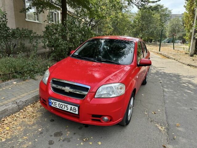 Красный Шевроле Авео, объемом двигателя 1.5 л и пробегом 215 тыс. км за 3800 $, фото 1 на Automoto.ua