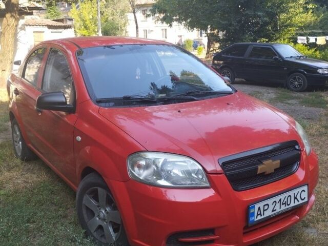 Красный Шевроле Авео, объемом двигателя 1.5 л и пробегом 229 тыс. км за 3250 $, фото 1 на Automoto.ua