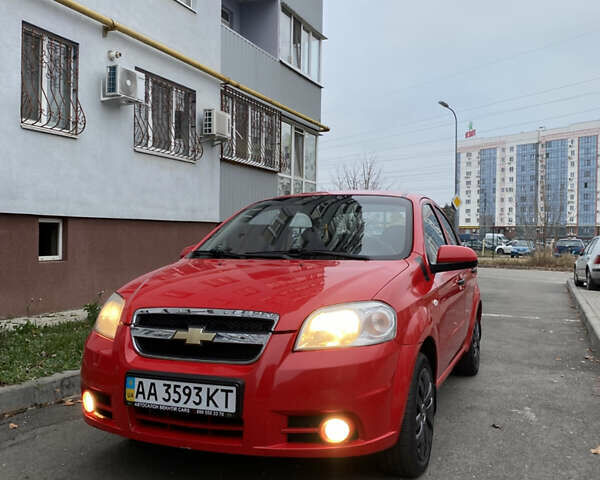 Красный Шевроле Авео, объемом двигателя 1.5 л и пробегом 160 тыс. км за 4700 $, фото 1 на Automoto.ua