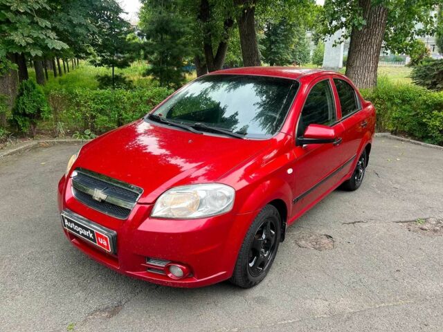 Красный Шевроле Авео, объемом двигателя 1.5 л и пробегом 205 тыс. км за 3140 $, фото 1 на Automoto.ua