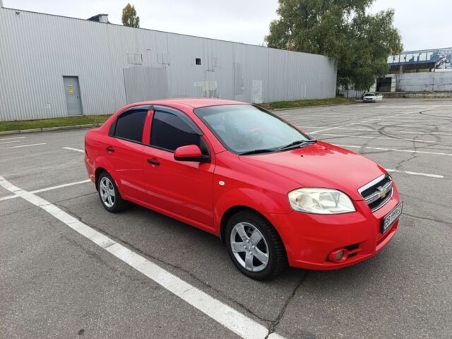 Красный Шевроле Авео, объемом двигателя 1.5 л и пробегом 162 тыс. км за 3537 $, фото 1 на Automoto.ua