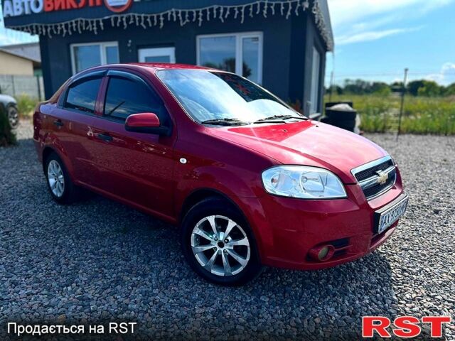 Красный Шевроле Авео, объемом двигателя 1.5 л и пробегом 181 тыс. км за 3999 $, фото 1 на Automoto.ua
