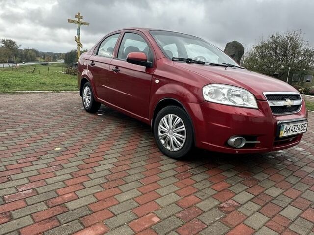 Червоний Шевроле Авео, об'ємом двигуна 1.5 л та пробігом 200 тис. км за 3500 $, фото 1 на Automoto.ua