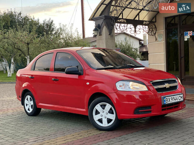 Красный Шевроле Авео, объемом двигателя 1.5 л и пробегом 270 тыс. км за 2999 $, фото 1 на Automoto.ua