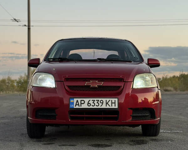 Червоний Шевроле Авео, об'ємом двигуна 1.5 л та пробігом 213 тис. км за 2600 $, фото 1 на Automoto.ua