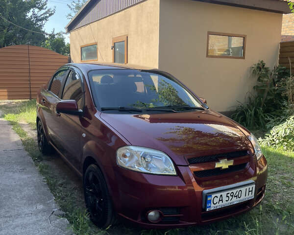 Красный Шевроле Авео, объемом двигателя 1.6 л и пробегом 148 тыс. км за 4500 $, фото 1 на Automoto.ua