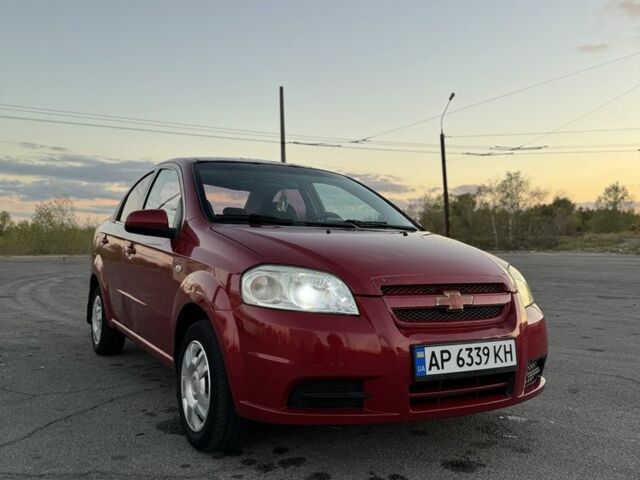 Червоний Шевроле Авео, об'ємом двигуна 1.5 л та пробігом 213 тис. км за 2200 $, фото 1 на Automoto.ua
