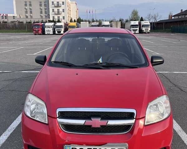 Красный Шевроле Авео, объемом двигателя 0 л и пробегом 222 тыс. км за 2900 $, фото 1 на Automoto.ua