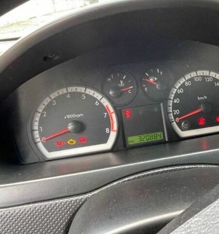 Красный Шевроле Авео, объемом двигателя 1.6 л и пробегом 32 тыс. км за 3100 $, фото 1 на Automoto.ua