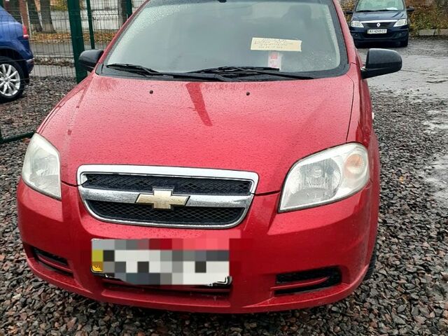 Красный Шевроле Авео, объемом двигателя 1.5 л и пробегом 181 тыс. км за 3850 $, фото 1 на Automoto.ua