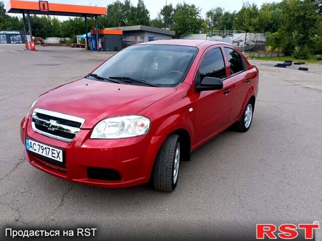 Красный Шевроле Авео, объемом двигателя 1.5 л и пробегом 307 тыс. км за 3800 $, фото 1 на Automoto.ua