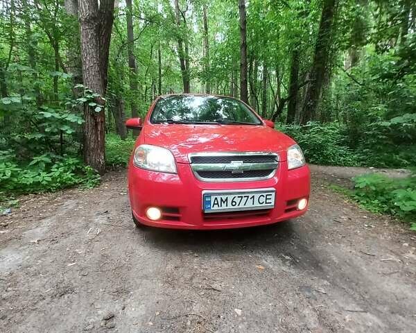Красный Шевроле Авео, объемом двигателя 1.5 л и пробегом 256 тыс. км за 3200 $, фото 1 на Automoto.ua