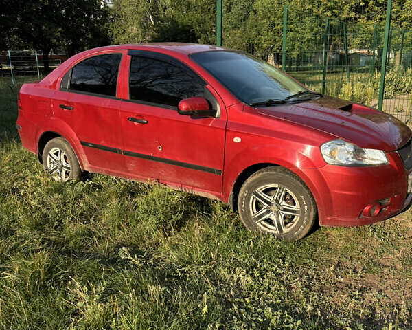 Красный Шевроле Авео, объемом двигателя 1.5 л и пробегом 280 тыс. км за 1800 $, фото 1 на Automoto.ua