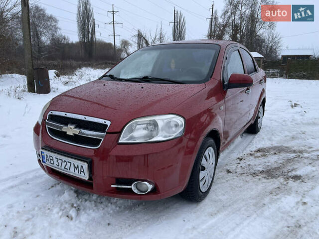 Красный Шевроле Авео, объемом двигателя 1.5 л и пробегом 350 тыс. км за 2850 $, фото 1 на Automoto.ua