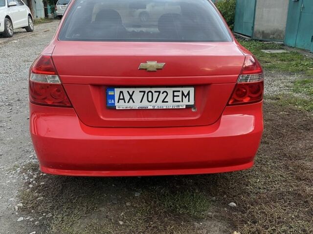 Красный Шевроле Авео, объемом двигателя 1.5 л и пробегом 238 тыс. км за 3900 $, фото 1 на Automoto.ua