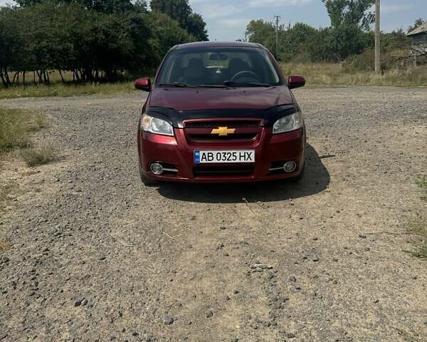 Красный Шевроле Авео, объемом двигателя 1.6 л и пробегом 173 тыс. км за 5100 $, фото 1 на Automoto.ua