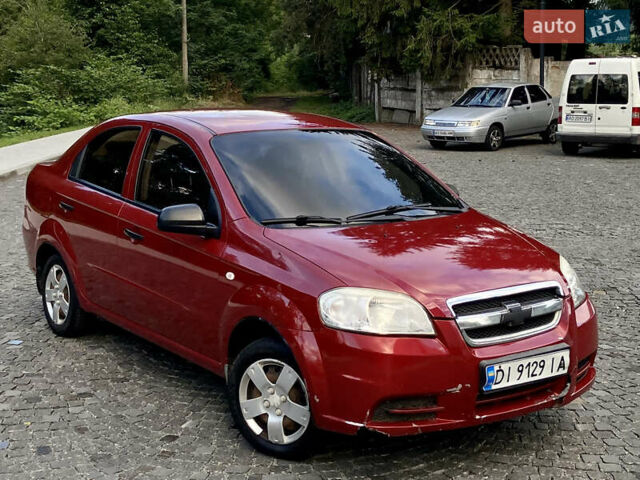 Красный Шевроле Авео, объемом двигателя 1.5 л и пробегом 106 тыс. км за 3900 $, фото 1 на Automoto.ua