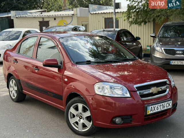 Красный Шевроле Авео, объемом двигателя 1.5 л и пробегом 105 тыс. км за 4650 $, фото 1 на Automoto.ua