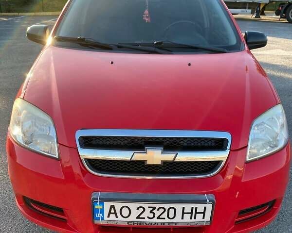 Красный Шевроле Авео, объемом двигателя 1.21 л и пробегом 280 тыс. км за 3999 $, фото 1 на Automoto.ua