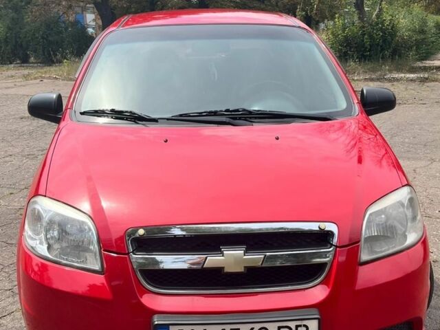 Красный Шевроле Авео, объемом двигателя 1.5 л и пробегом 229 тыс. км за 4200 $, фото 1 на Automoto.ua
