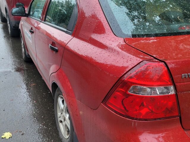 Шевроле Авео 2011 у Києві на Automoto.ua Червоний Шевроле Авео, об'ємом двигуна 0 л та пробігом 177 тис. км за 5000 $, фото 1 на Automoto.ua