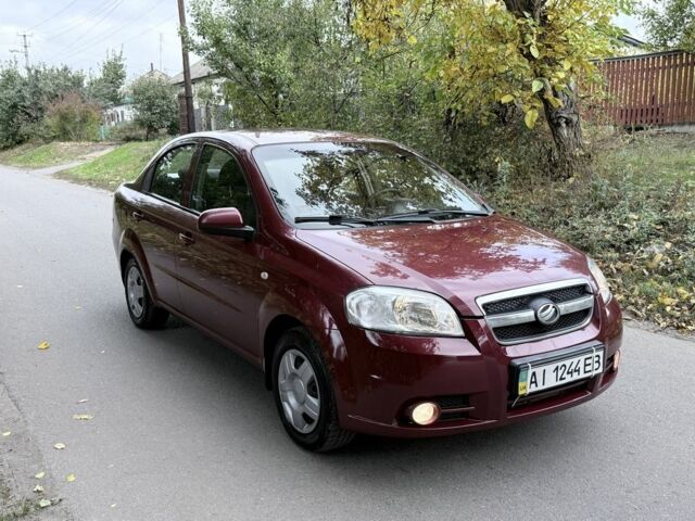 Червоний Шевроле Авео, об'ємом двигуна 1.5 л та пробігом 200 тис. км за 3650 $, фото 1 на Automoto.ua