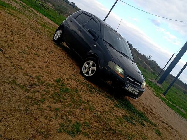 Шевроле Авео, объемом двигателя 1.5 л и пробегом 280 тыс. км за 2000 $, фото 1 на Automoto.ua