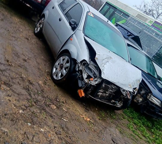 Шевроле Авео, объемом двигателя 1.5 л и пробегом 0 тыс. км за 1000 $, фото 1 на Automoto.ua