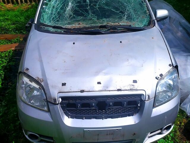 Шевроле Авео, объемом двигателя 1.6 л и пробегом 155 тыс. км за 1100 $, фото 1 на Automoto.ua