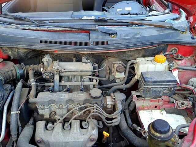 Шевроле Авео, объемом двигателя 1.5 л и пробегом 200 тыс. км за 1050 $, фото 1 на Automoto.ua