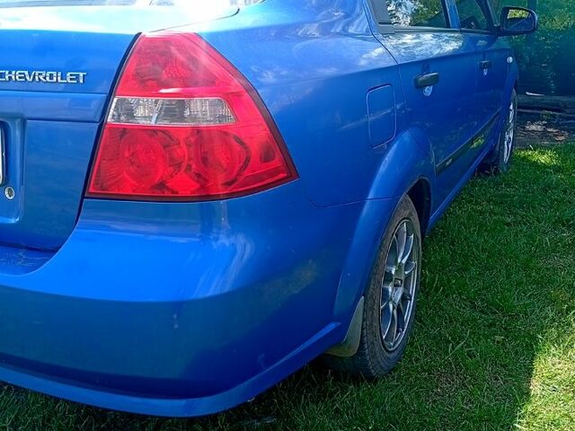 Шевроле Авео, объемом двигателя 1.5 л и пробегом 180 тыс. км за 3800 $, фото 1 на Automoto.ua