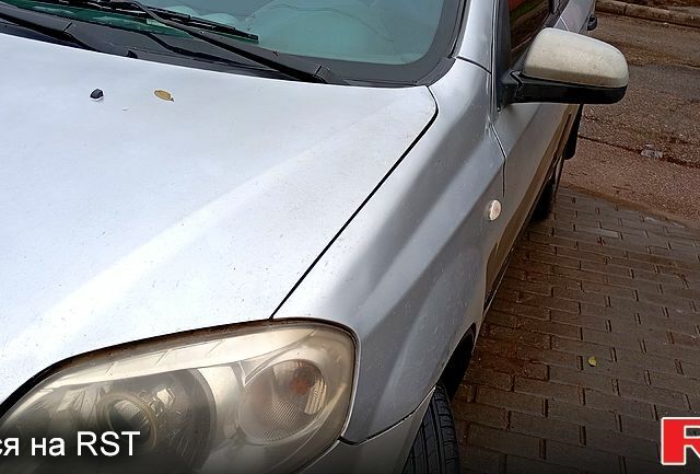 Шевроле Авео, объемом двигателя 1.5 л и пробегом 300 тыс. км за 3000 $, фото 1 на Automoto.ua