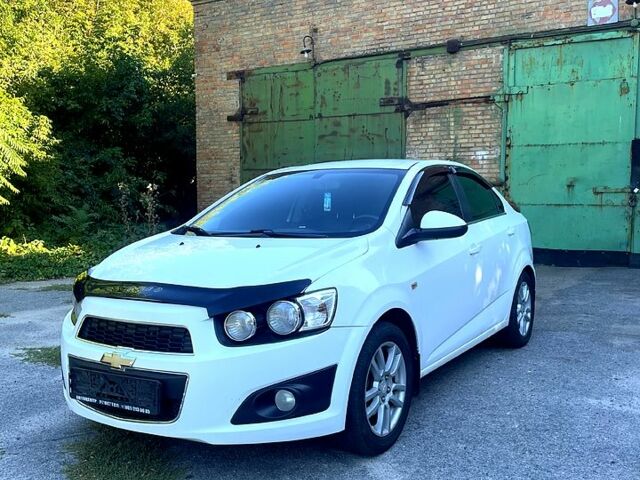 Шевроле Авео, объемом двигателя 1.6 л и пробегом 180 тыс. км за 6000 $, фото 1 на Automoto.ua