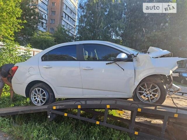 Шевроле Авео, об'ємом двигуна 1.4 л та пробігом 102 тис. км за 1450 $, фото 1 на Automoto.ua