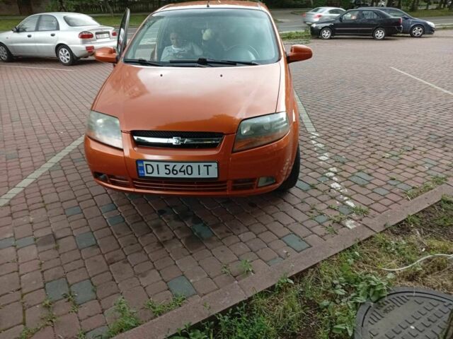 Желтый Шевроле Авео, объемом двигателя 1.5 л и пробегом 156 тыс. км за 3500 $, фото 1 на Automoto.ua