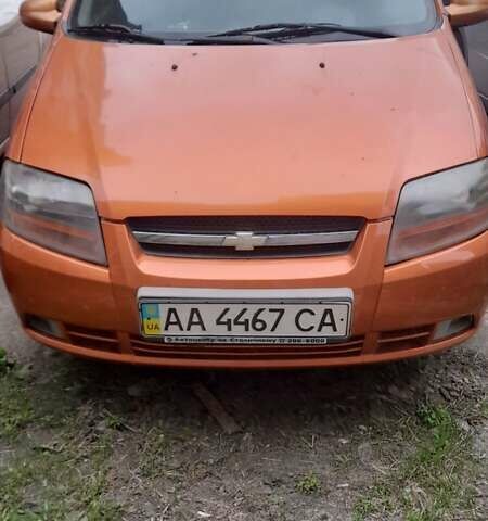 Желтый Шевроле Авео, объемом двигателя 1.5 л и пробегом 200 тыс. км за 3300 $, фото 1 на Automoto.ua