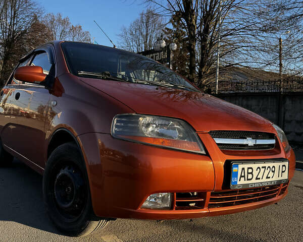 Желтый Шевроле Авео, объемом двигателя 1.5 л и пробегом 384 тыс. км за 3800 $, фото 1 на Automoto.ua