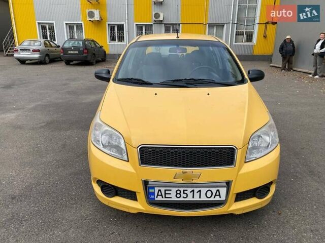 Желтый Шевроле Авео, объемом двигателя 1.2 л и пробегом 188 тыс. км за 3950 $, фото 1 на Automoto.ua