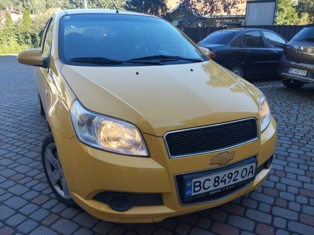 Желтый Шевроле Авео, объемом двигателя 1.2 л и пробегом 145 тыс. км за 4250 $, фото 1 на Automoto.ua