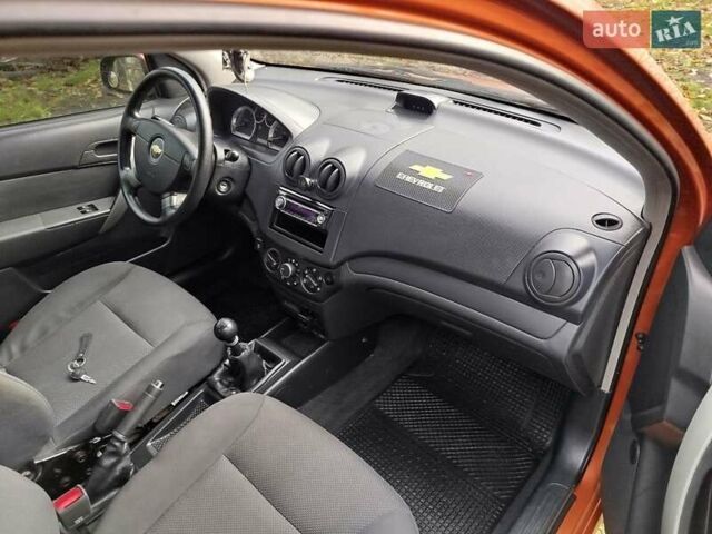 Жовтий Шевроле Авео, об'ємом двигуна 1.5 л та пробігом 106 тис. км за 4550 $, фото 1 на Automoto.ua