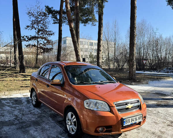 Желтый Шевроле Авео, объемом двигателя 1.5 л и пробегом 243 тыс. км за 3200 $, фото 1 на Automoto.ua