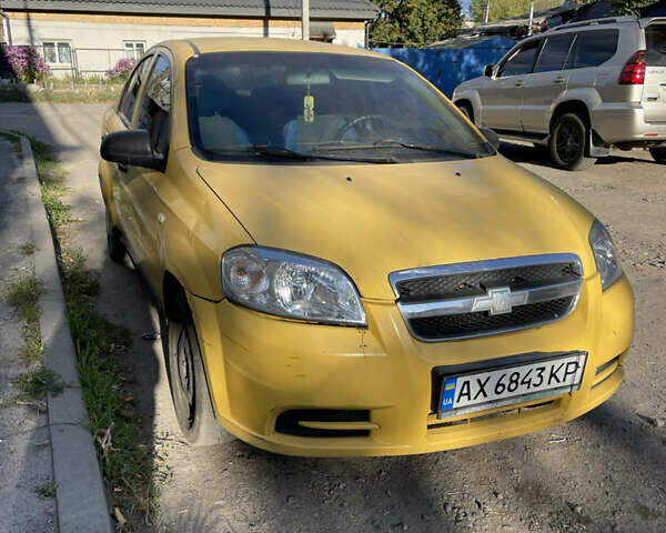 Желтый Шевроле Авео, объемом двигателя 1.2 л и пробегом 400 тыс. км за 2000 $, фото 1 на Automoto.ua