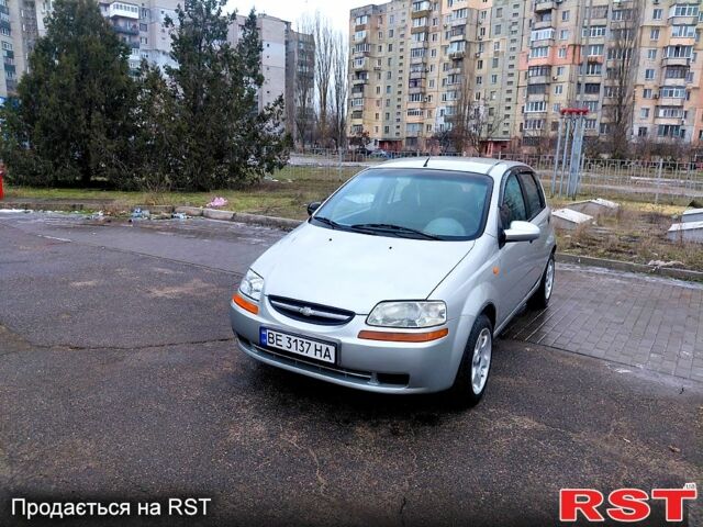 Серый Шевроле Авео, объемом двигателя 1.5 л и пробегом 300 тыс. км за 2400 $, фото 1 на Automoto.ua