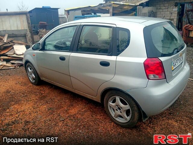 Серый Шевроле Авео, объемом двигателя 1.5 л и пробегом 300 тыс. км за 1200 $, фото 1 на Automoto.ua