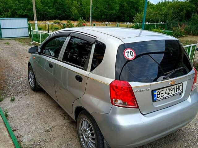 Серый Шевроле Авео, объемом двигателя 1.5 л и пробегом 294 тыс. км за 3200 $, фото 1 на Automoto.ua